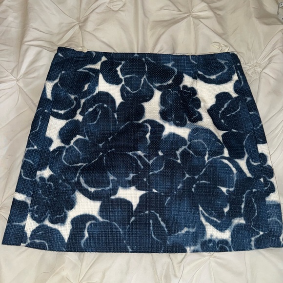 J Crew Canterberry Bells Floral Patterned Mini Skirt  - Blue and White sz  2 - Picture 4 of 7